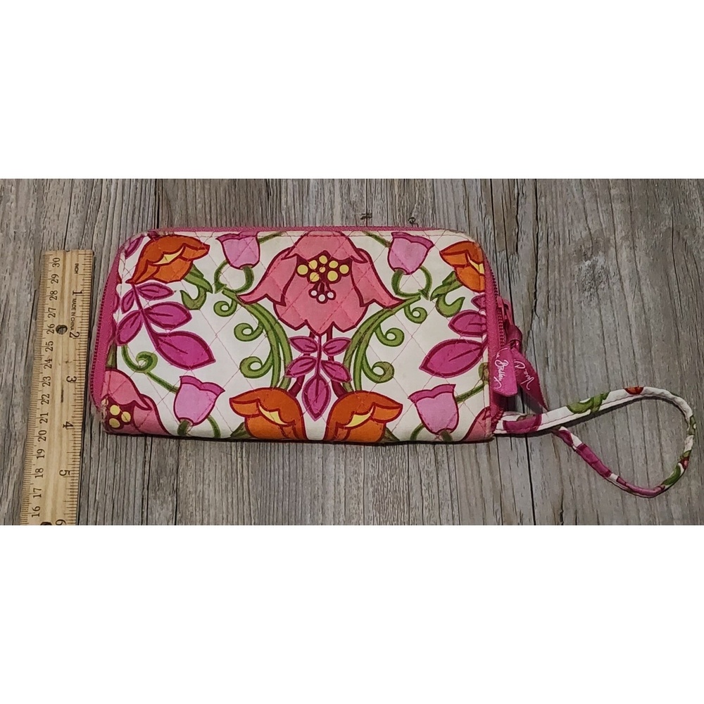 Vera Bradley‎ Women's Lilly Bell Zip-Around Wristlet Pink White Cotton Quilted